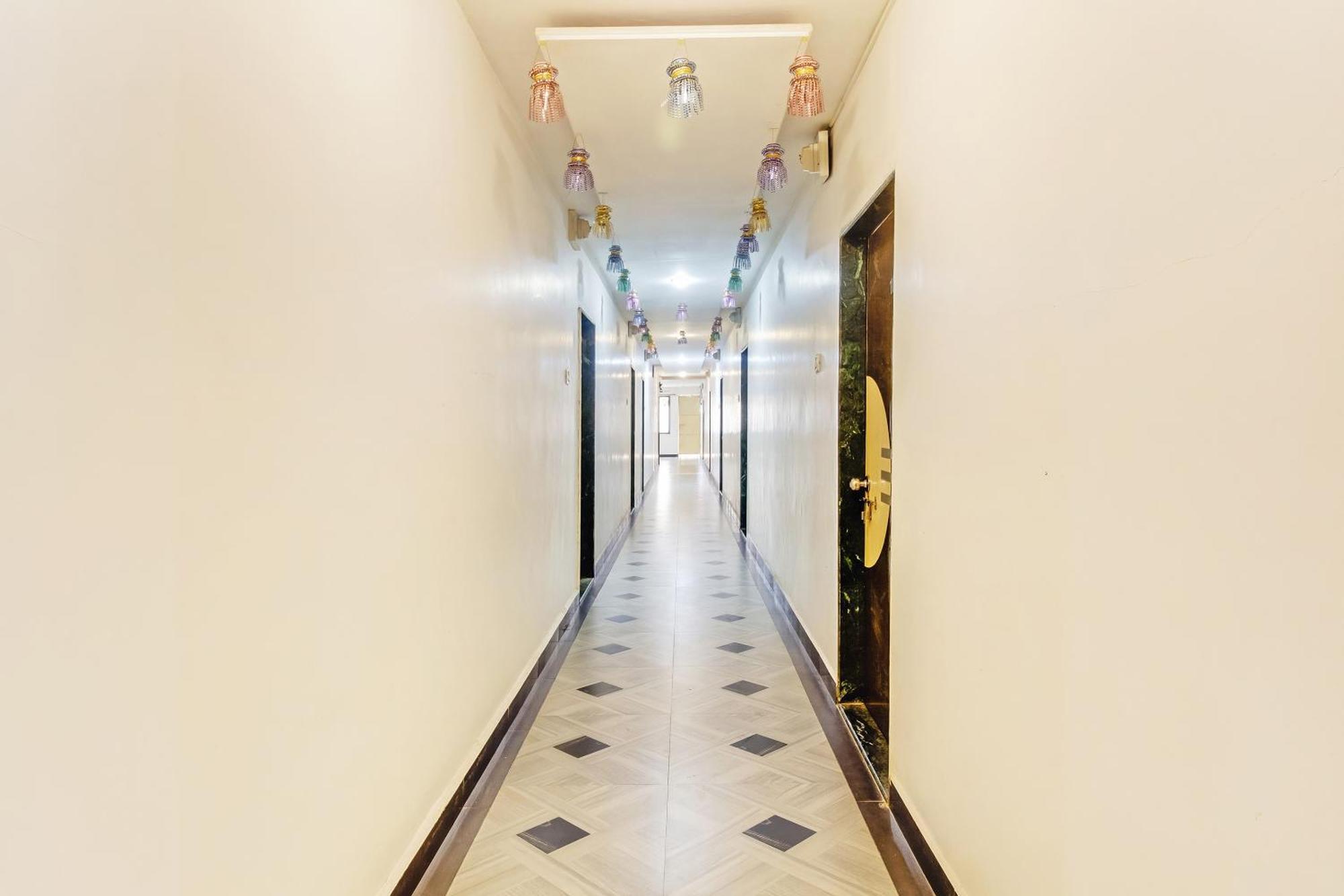 Spot On Harihar Lodging And Yatri Niwas Hotel Kolhapur Buitenkant foto