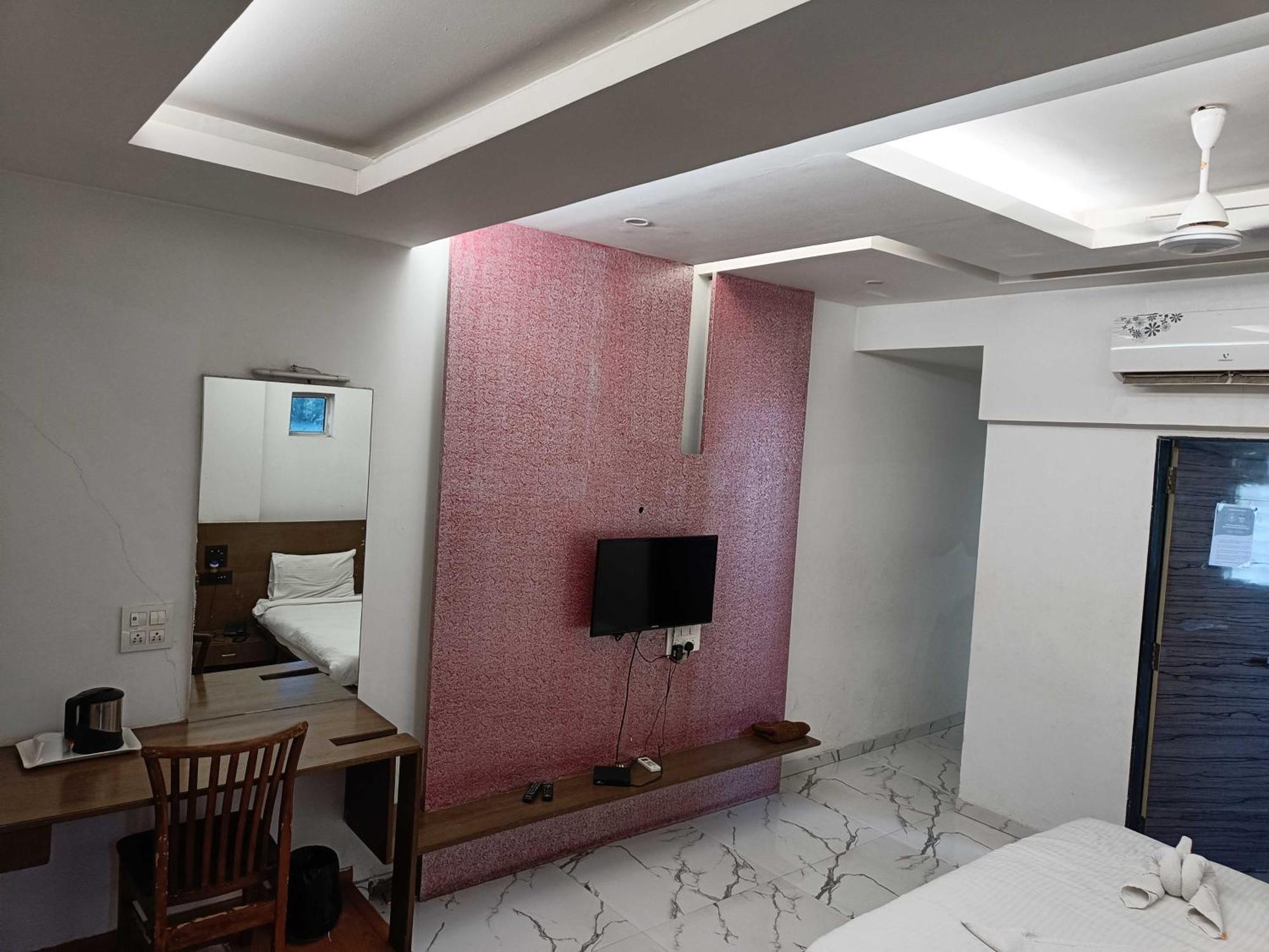 Spot On Harihar Lodging And Yatri Niwas Hotel Kolhapur Buitenkant foto