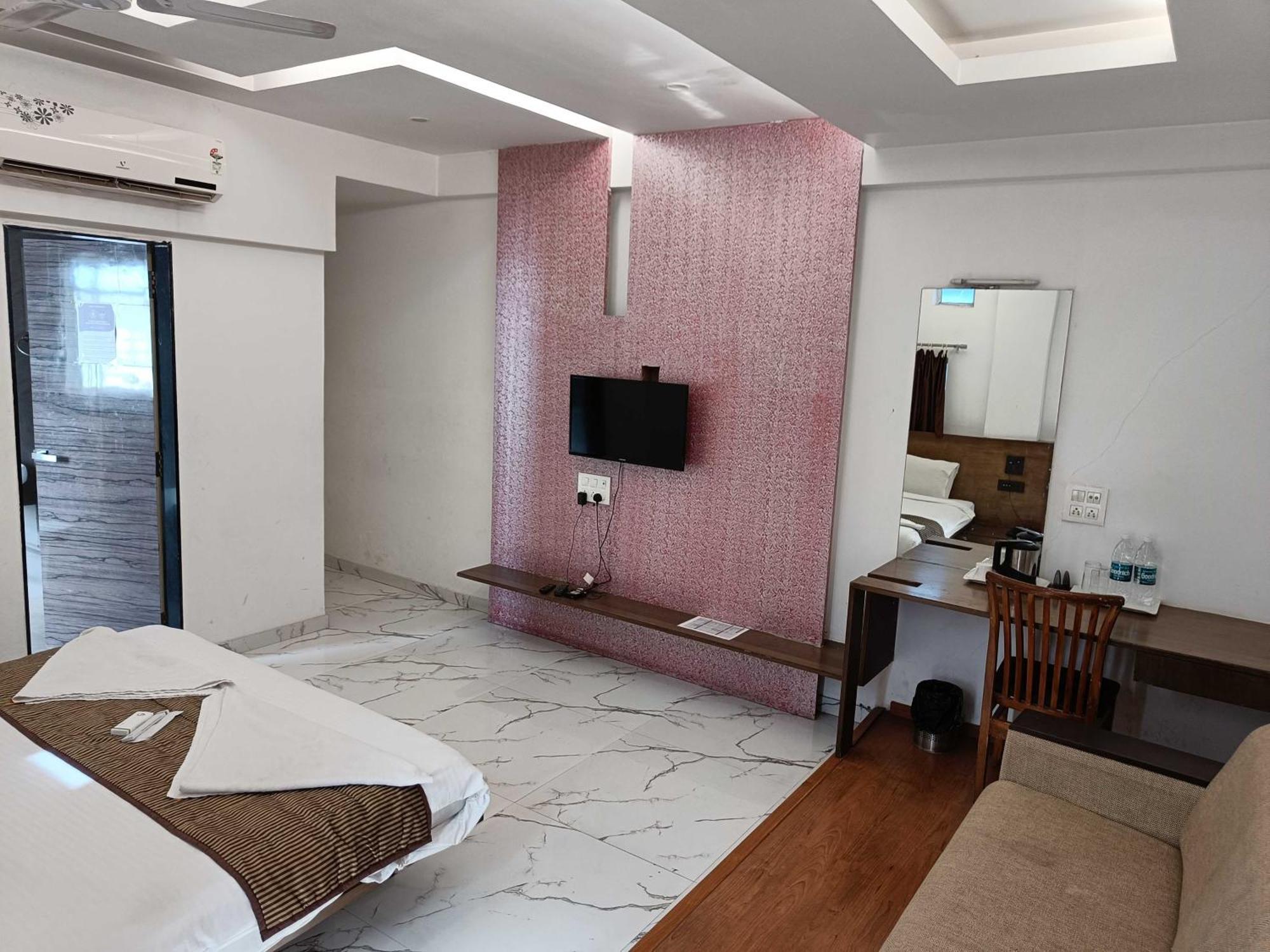 Spot On Harihar Lodging And Yatri Niwas Hotel Kolhapur Buitenkant foto